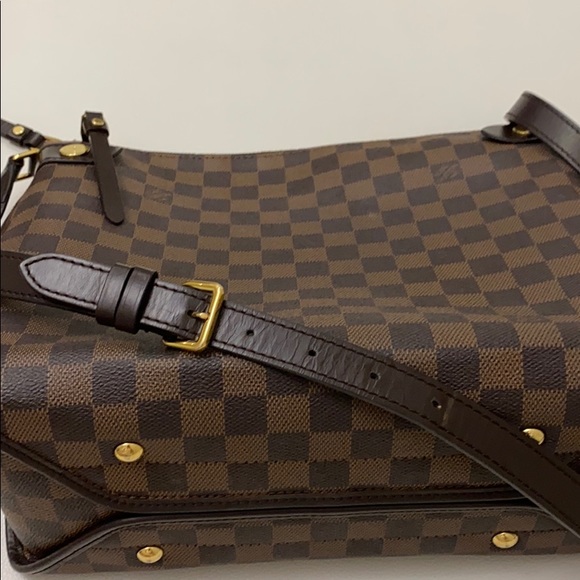 Louis Vuitton Crossbody - Picture 6 of 13